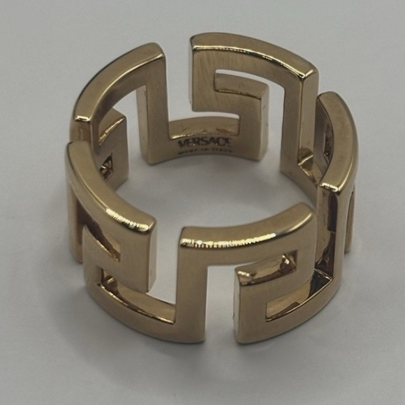 Versace Greca Logo Gold Cut Out Wide Band Ring - Picture 4 of 6